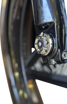 PAUL YAFFE BAGGER NATION Y-Axle with Turret Style Axle Cover Kit - Custom - Front - Chrome - 25 mm PYO:YAXLE-08-HT-CP