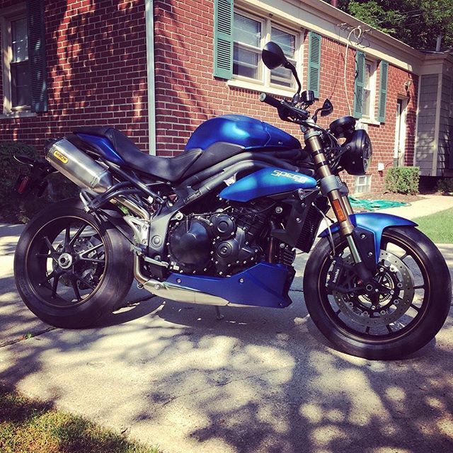 Motodemic Single LED and Round Halogen Headlight Conversion Kit for the 11-15 Triumph Speed Triple