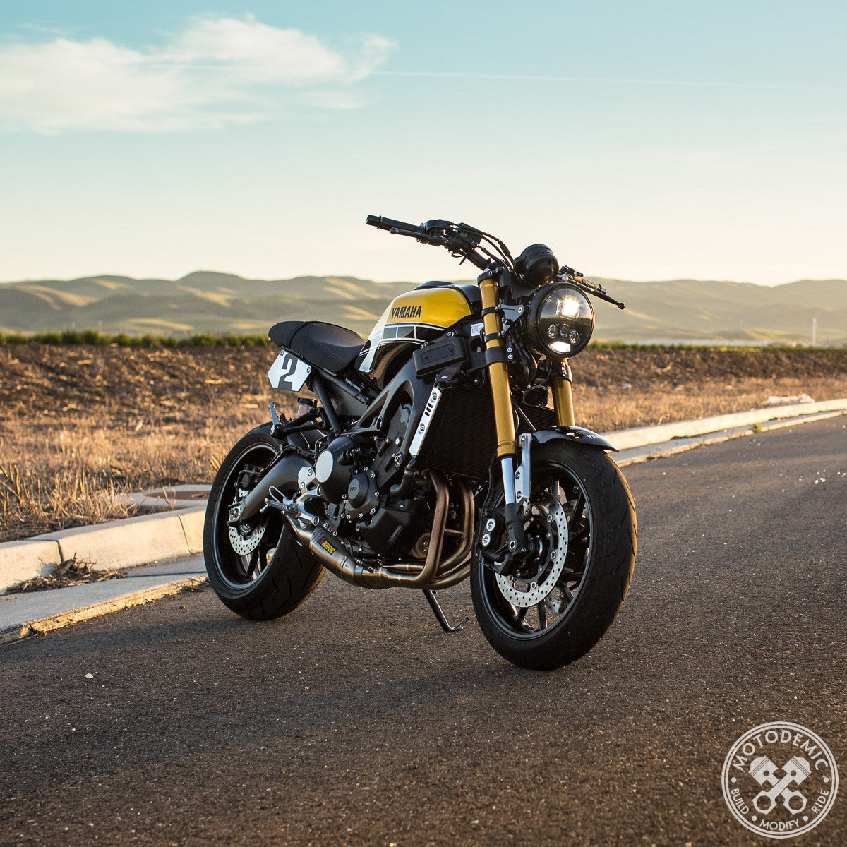 Motodemic LED and Round Halogen Headlight Conversion Kit for the Yamaha XSR900