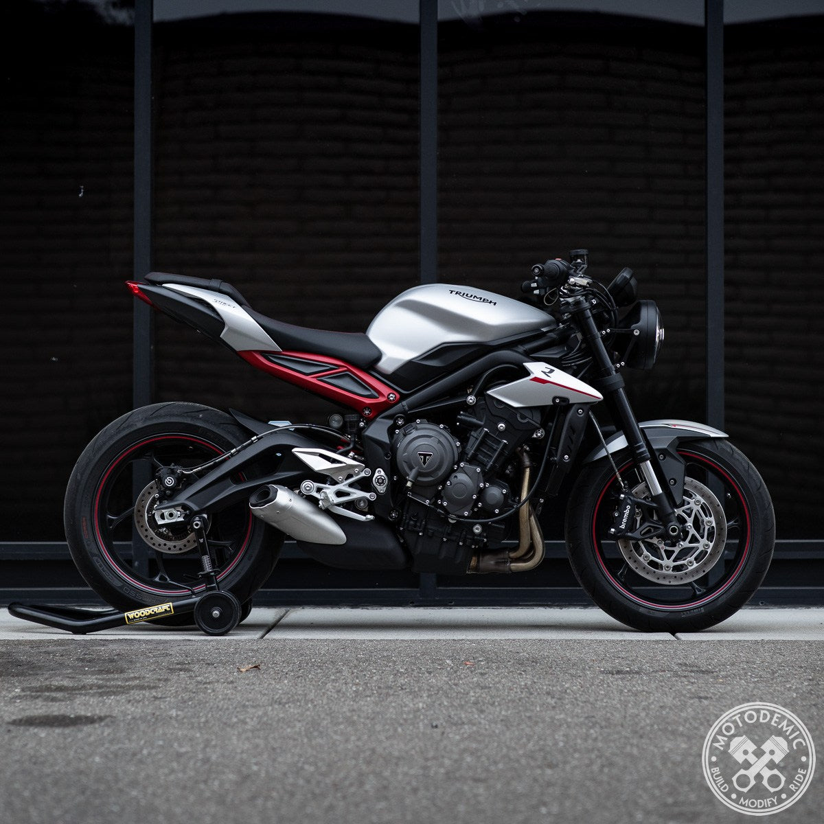 Motodemic Single LED and Round Halogen Headlight Conversion Kit for the Triumph Street Triple 765 R and Street Triple 660 S (2020+)