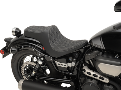 Z1R Predator III Seat - Black - Diamond - Silver Stitching - Bolt/V-Star 0810-2070