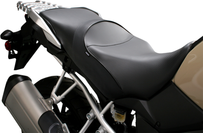 SARGENT World Sport™ Performance Seat - Black - Carbon FX - Regular - V-Strom 1000 '14-'19 WS-625-19