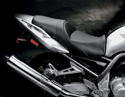SARGENT World Sport™ Performance Seat - Black - Carbon FX - FZ1 '01-'05 WS-549-19
