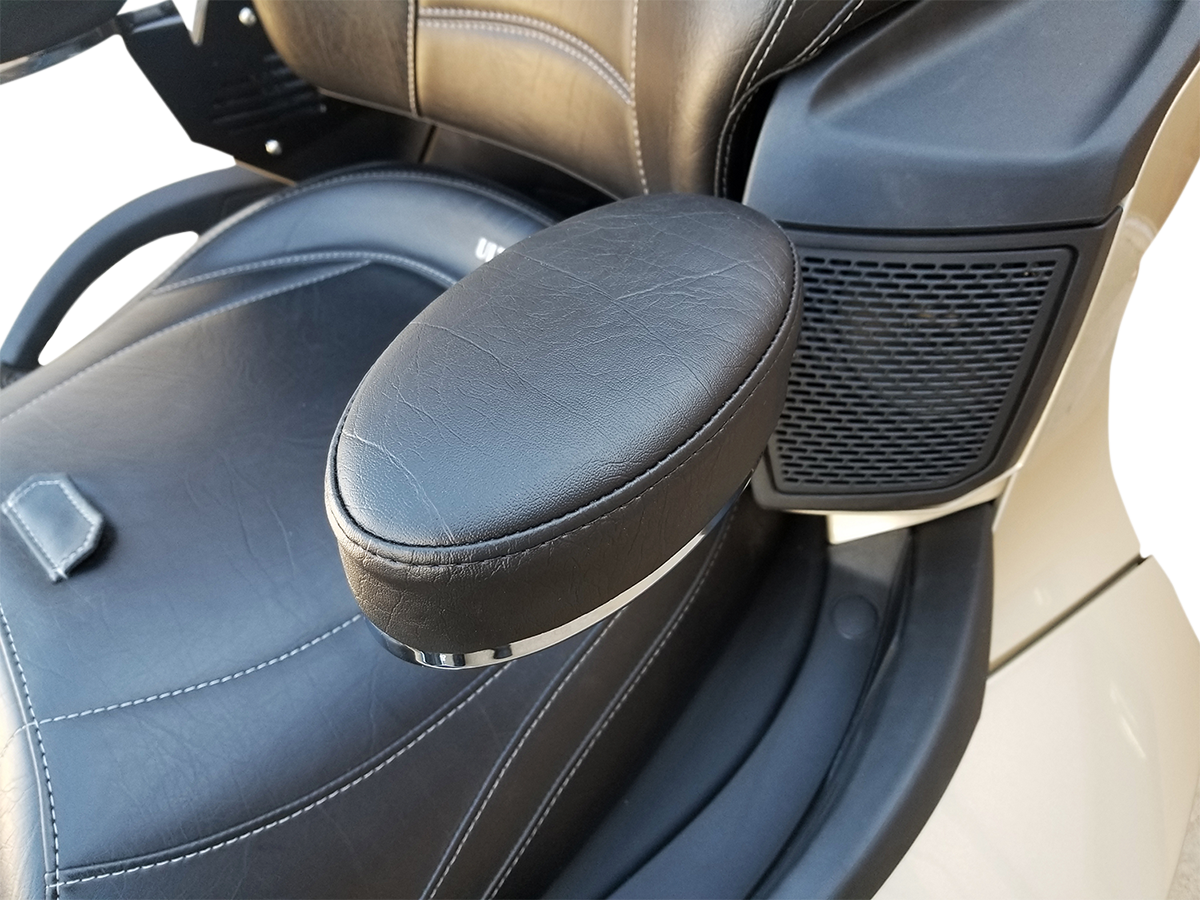 RIVCO PRODUCTS Passenger Armrest - Black - Spyder RT CA094V2