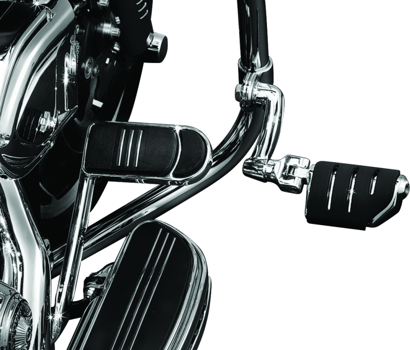 Kuryakyn Longhorn Trident Dually Offset Highway Pegs 1-1/4 in Clamp Chrome
