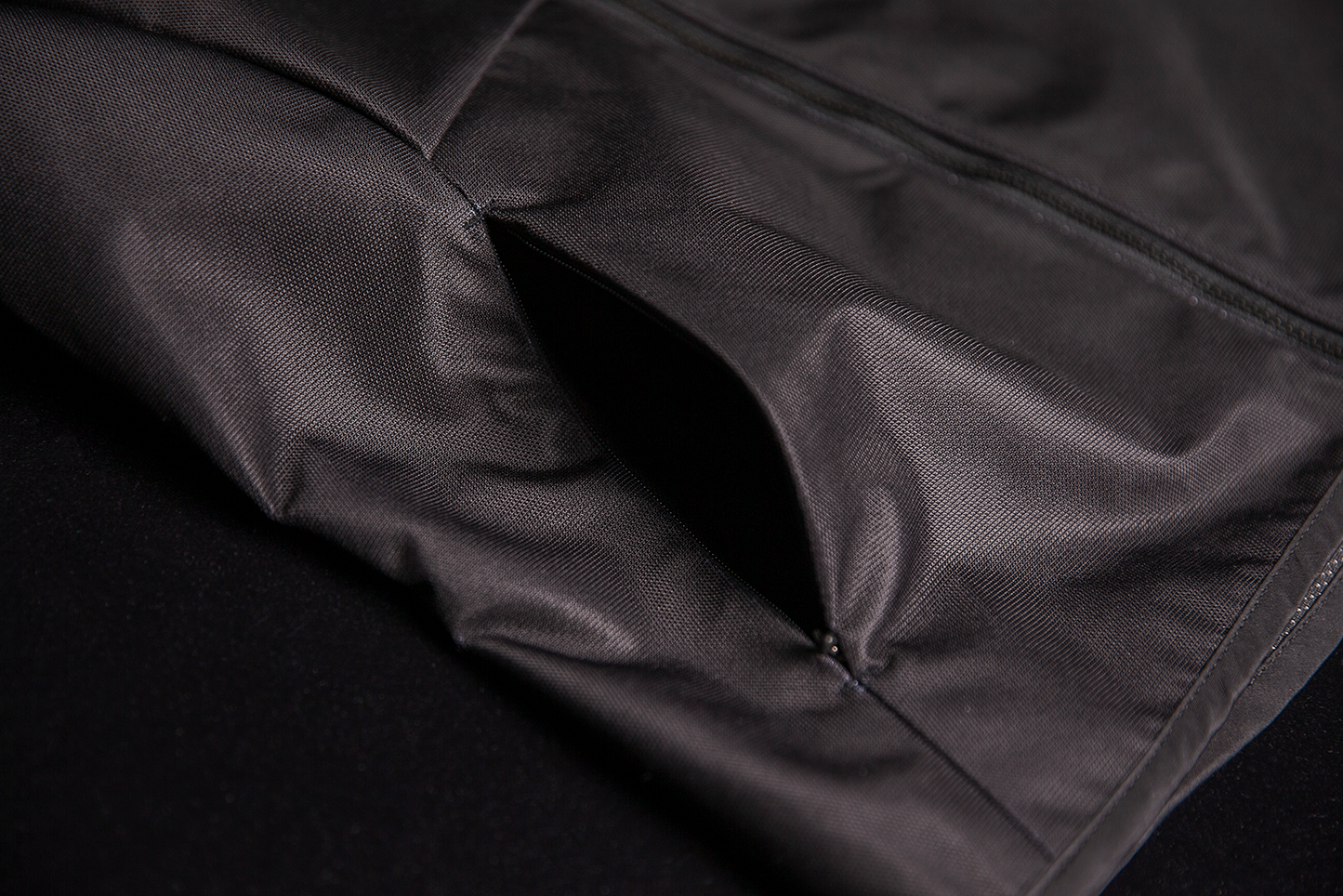 ICON Women's Airform™ Jacket - Black - Large 2822-1402