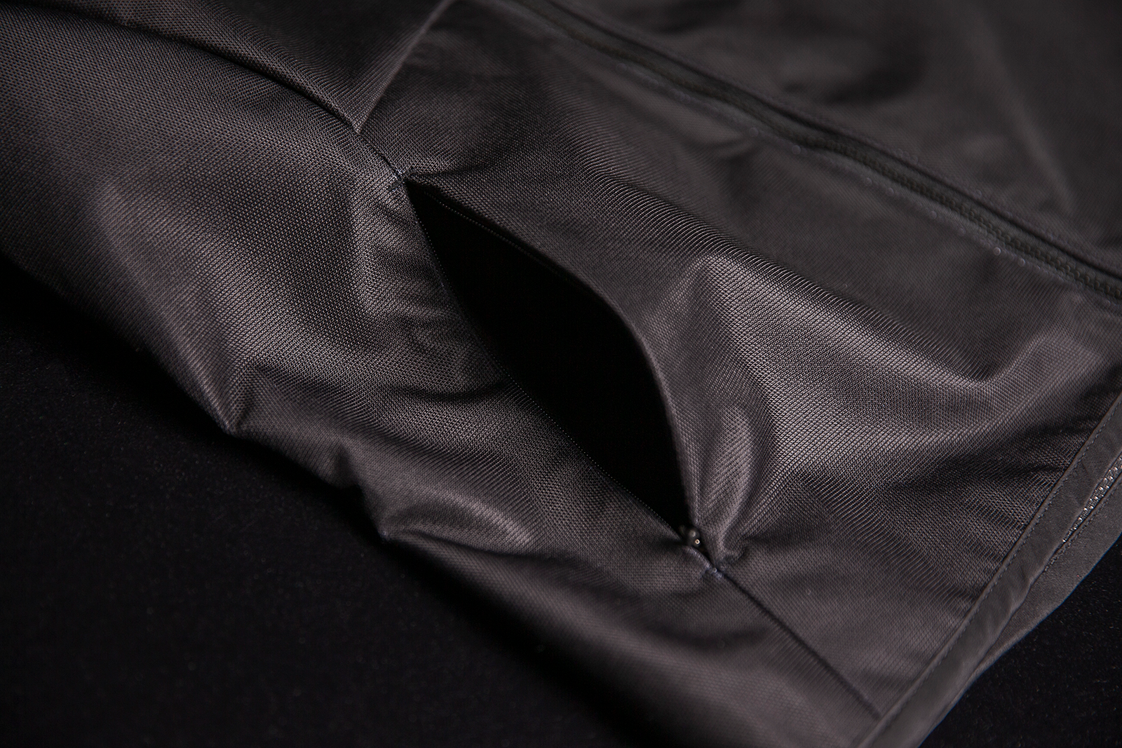 ICON Women's Airform™ Jacket - Black - Large 2822-1402