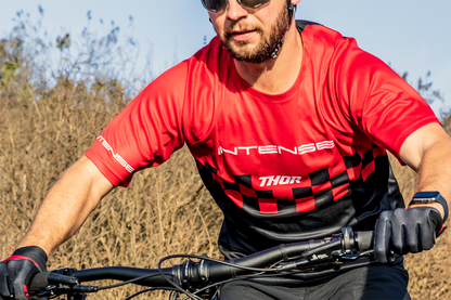 THOR Intense Assist Chex Short-Sleeve Jersey - Red/Black - XS 5120-0138