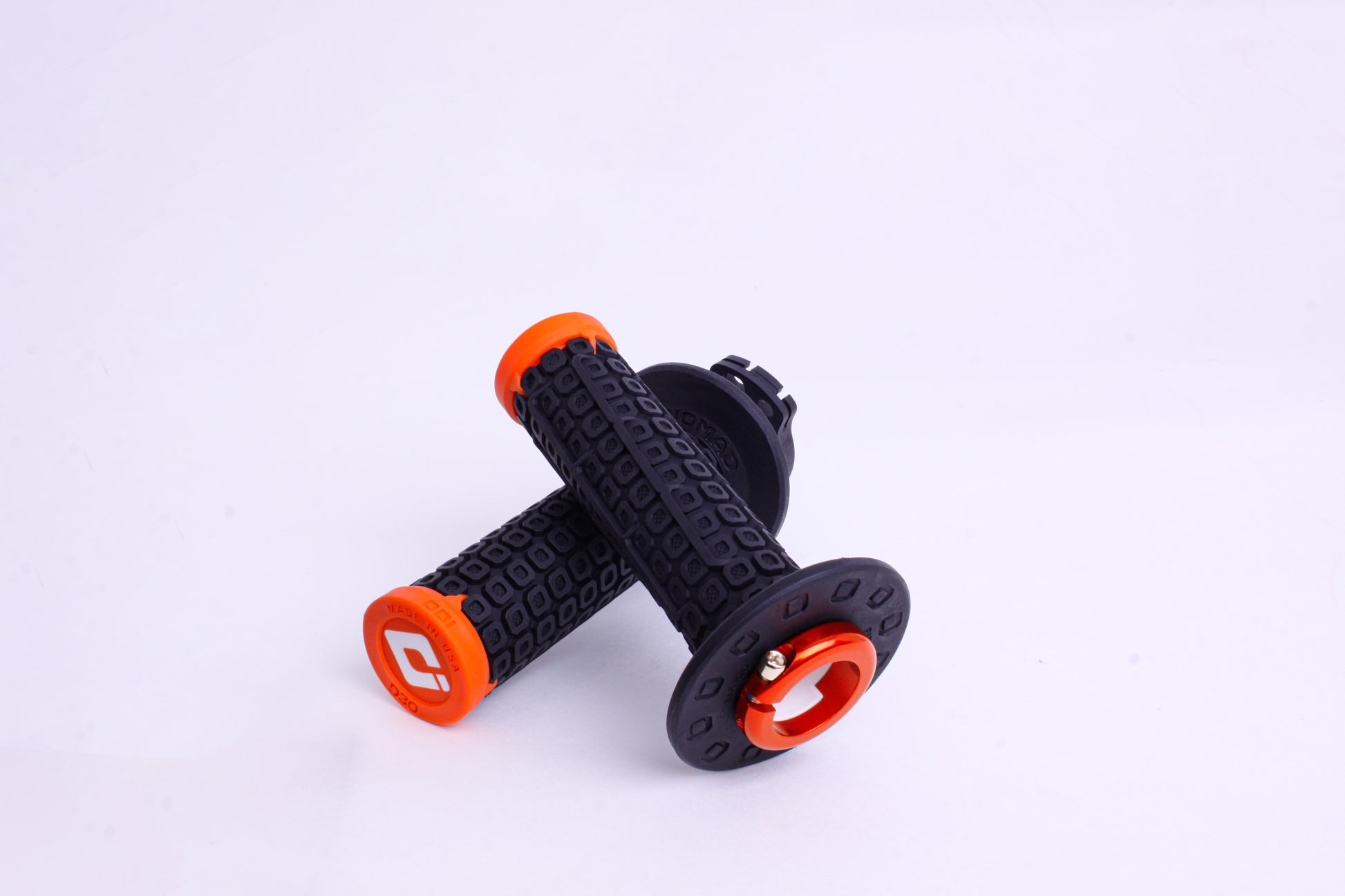 Nomad Lock On Off Road Grip W/D30 Black/Orange/Orange