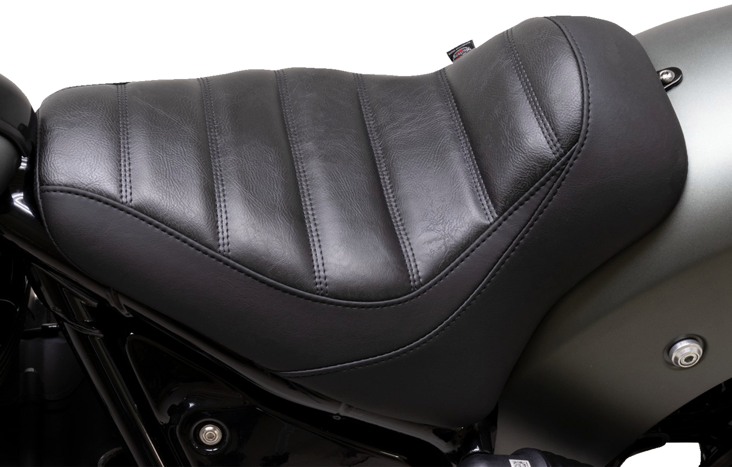 MUSTANG Runaround Seat - Solo - Black - Tuck-n-Roll - Chief '22-'24 88200