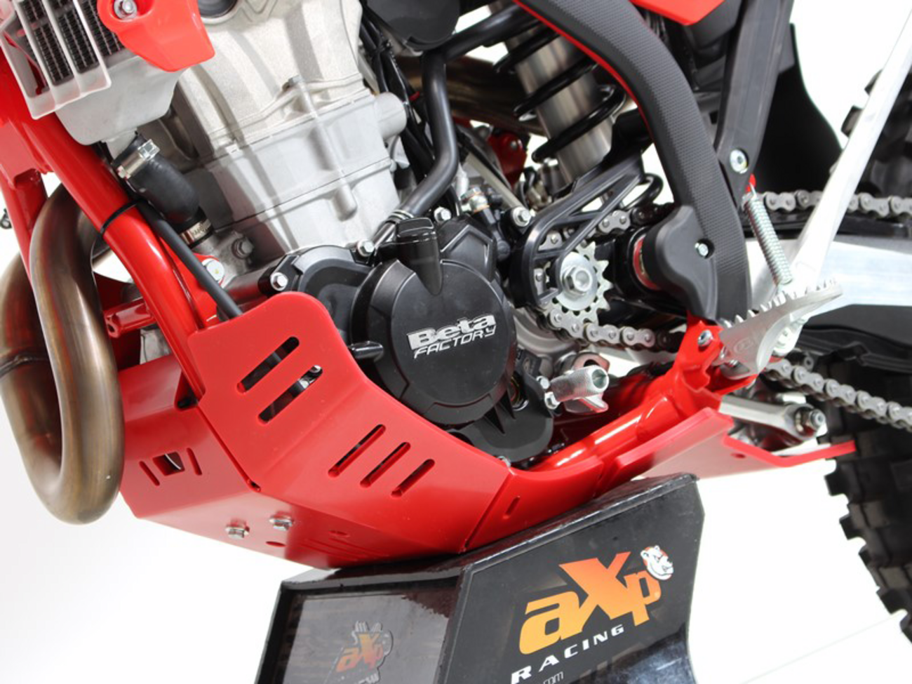 AXP RACING Xtrem Skid Plate - Red - Beta AX1684