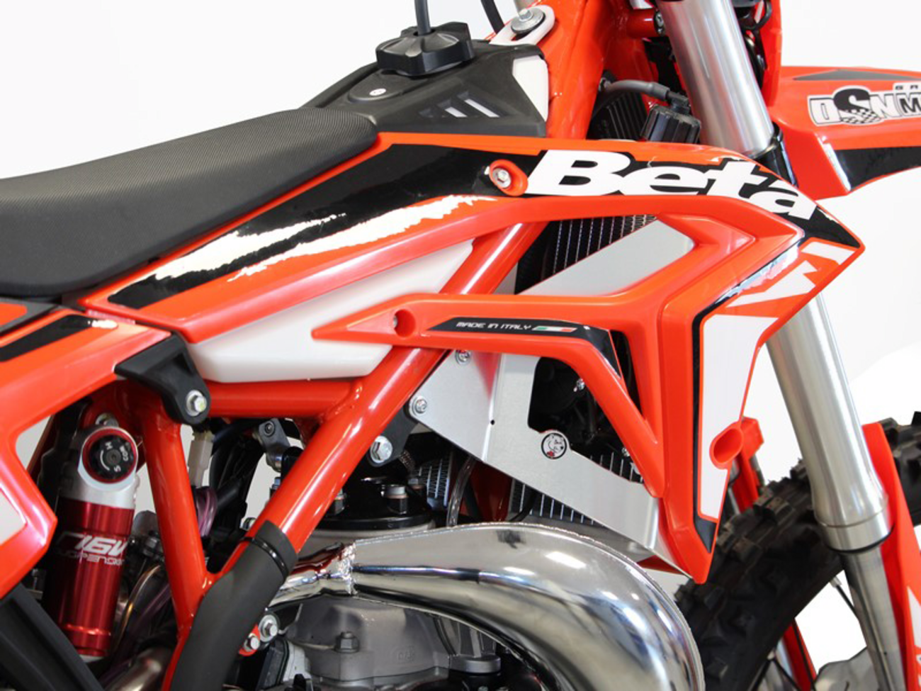 AXP RACING Radiator Braces - Beta AX1680