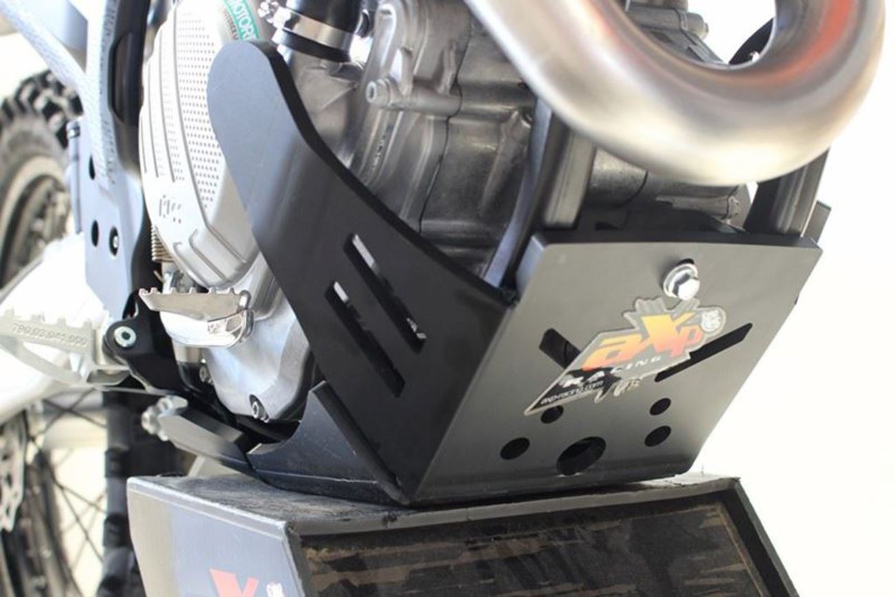 AXP RACING Xtrem Skid Plate - Red - Beta - 250/300 RR AX1551