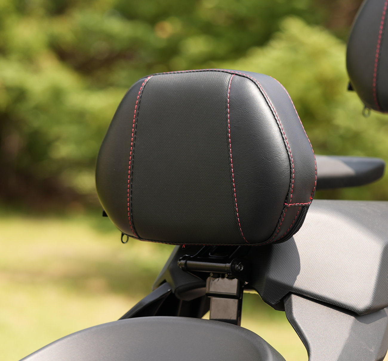 SHOW CHROME Grande Backrest - Driver - Ballistic Red Stitch - Can-Am Ryker '19-'24 41-416CRED