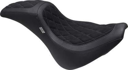 MUSTANG Signature Series Fastback™ - Vinyl/Alcantara® - Diamond Stitch w/ Gun Metal Thread - FX '18-'24 76321GM