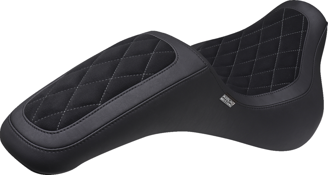 MUSTANG Signature Series Fastback™ - Vinyl/Alcantara® - Diamond Stitch w/ Gun Metal Thread - FX '18-'24 76321GM