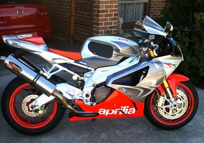 TechSpec Tank Grip Pads for the Aprilia Tuono 1000 R (06-10) and RSV1000R (04-10)