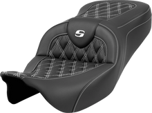 SADDLEMEN Roadsofa™ Seat - Lattice Stitch - White Stitch - without Backrest - FLH/FLT '08-'23 808-07B-18206