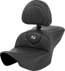 SADDLEMEN Roadsofa™ Seat - Carbon Fiber - Silver Stitch/Silver Logo - with Backrest - FL '23-'24 823-07-185BR