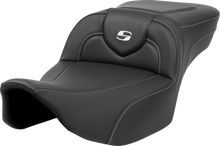SADDLEMEN Roadsofa™ Extended Reach Seat - Carbon Fiber - Silver Stitch/Silver Logo - no Backrest - FL '23-'24 823-07-186