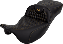 SADDLEMEN RoadSofa™ Seat - Honeycomb - Gold Stitch - Extended Reach - without Backrest - FLH/FLT '08-'24 808-07B-19007
