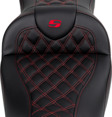 SADDLEMEN Roadsofa™ Seat - with Backrest - Red Stitch - FL '08-'23 808-07B-182B4