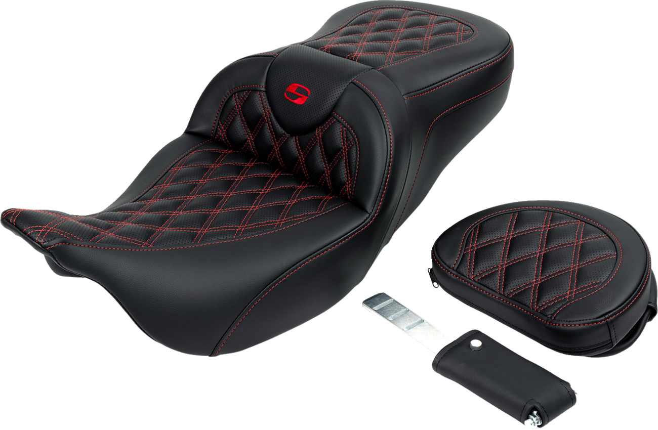 SADDLEMEN Roadsofa™ Seat - with Backrest - Red Stitch - FL '08-'23 808-07B-182B4