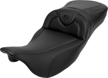 SADDLEMEN Roadsofa™ Extended Reach Seat - Carbon Fiber - Black Stitch - Backrest - FL '08-'24 808-07B-186B0