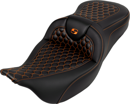 SADDLEMEN RoadSofa™ Seat - Honeycomb - Orange Stitch - without Backrest - FLH/FLT '08-'23 808-07B-18903