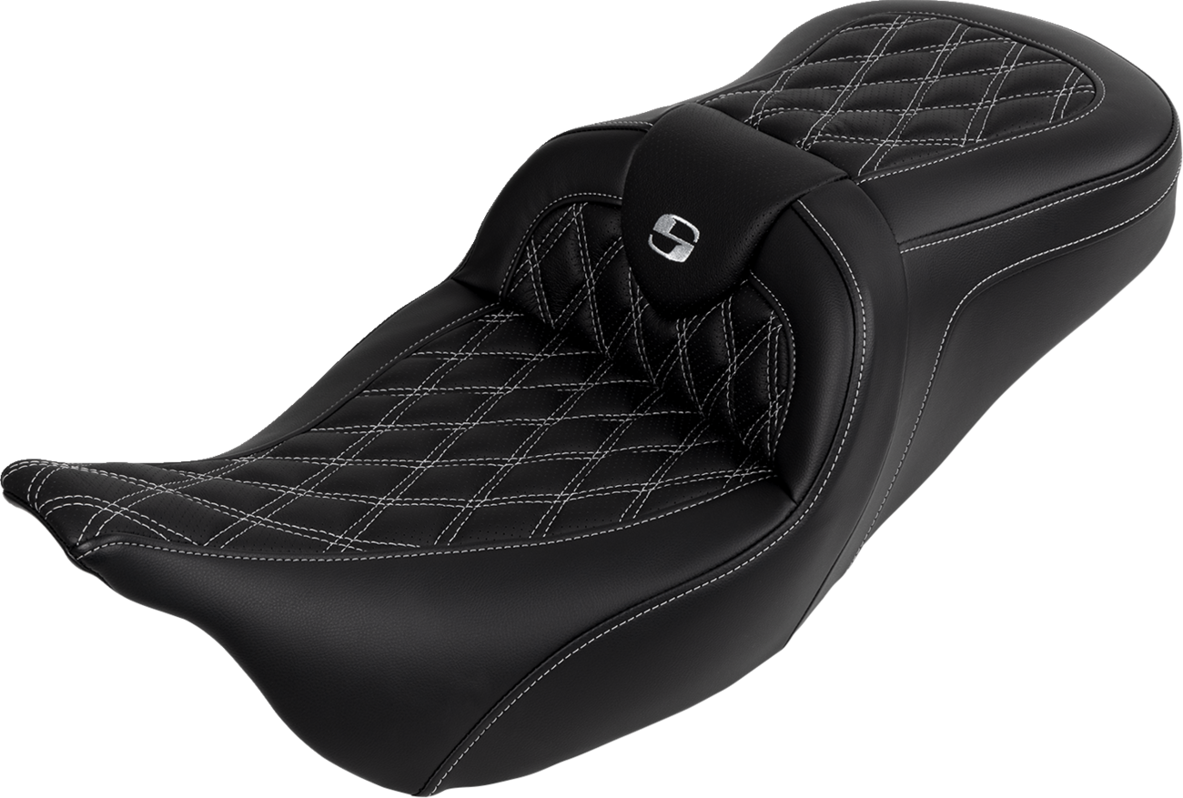 SADDLEMEN Roadsofa™ Seat - with Backrest - Silver Stitch - FL '08-'23 808-07B-182B5