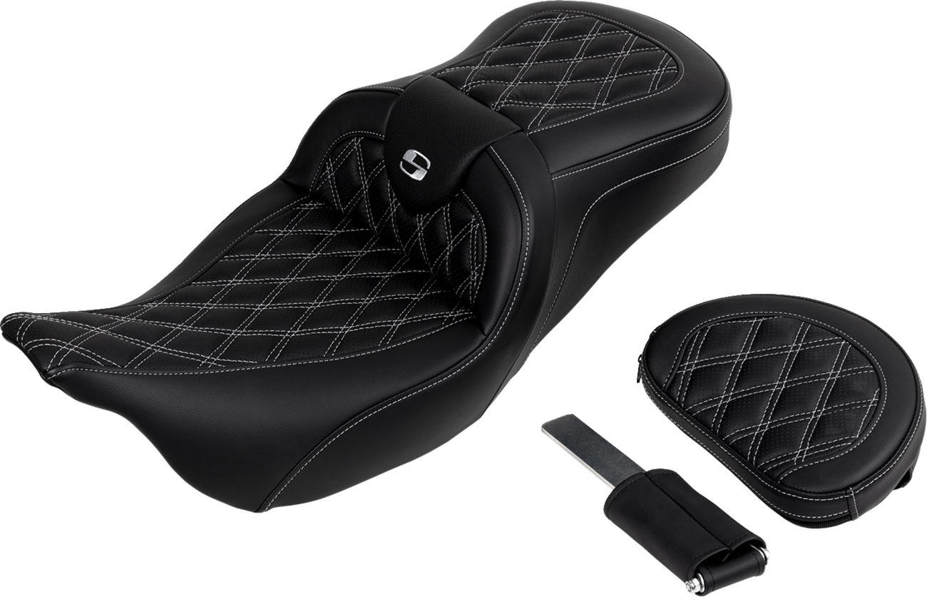 SADDLEMEN Roadsofa™ Seat - with Backrest - Silver Stitch - FL '08-'23 808-07B-182B5