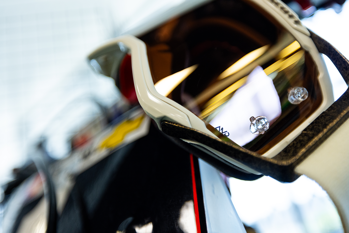 SCOTT Prospect Pro Circuit Amplifier Goggle - Beige/White/Brown - Gold Chrome Works Lens 423514-1074324