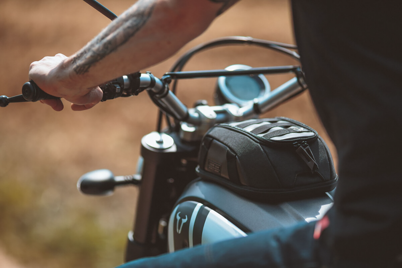 SW-MOTECH Legend Gear Magnetic Tank Bag - LT1 - 3 to 5.5 Liter - Black/Brown BC.TRS.00.401.10000