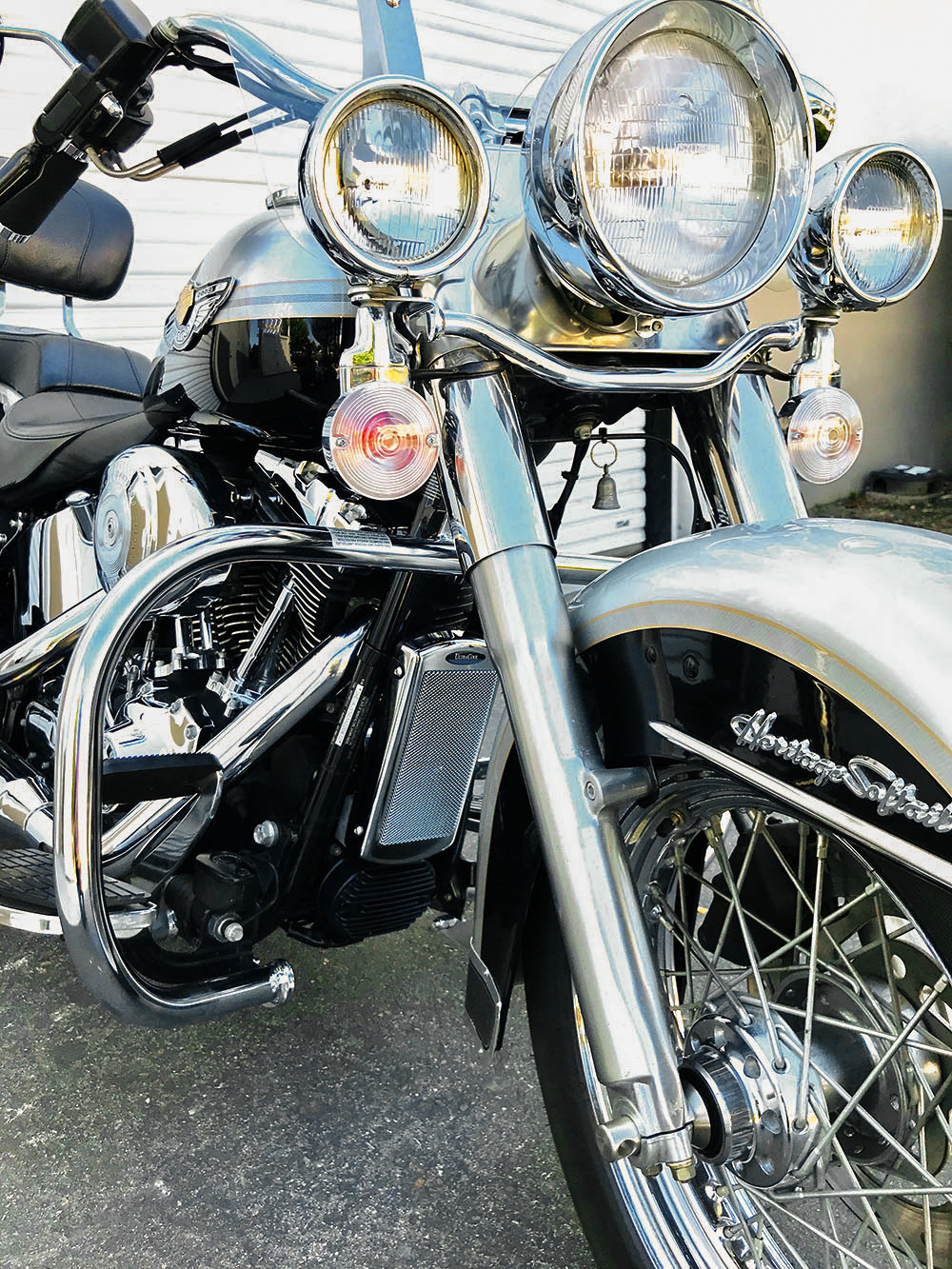 Center Frame Mount Oil Cooler Non Abs  St `01 17  Chrome