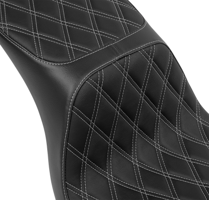 DRAG SPECIALTIES SEATS Predator 2-Up Seat - Vinyl - Double Diamond - Silver Stitching - FLSB/FXLRS '18-'24 4688C