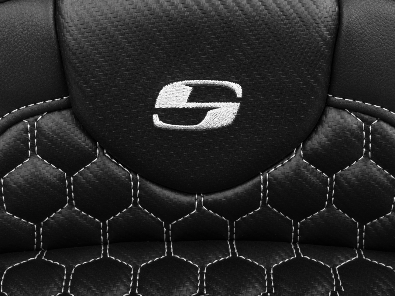 SADDLEMEN Roadsofa™ Extended Reach Seat - with Backrest - Honeycomb - Silver Stitch - FLTR/FLHX '23-'24 823-07-190B5