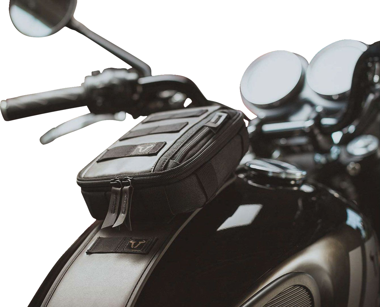 SW-MOTECH Legend Gear Tank Strap System - with LA3 Smartphone Bag - Triumph BC.TRS.11.249.50000