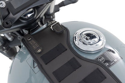 SW-MOTECH Legend Gear Tank Strap System - with LA2 Accessory Bag - Triumph '16-'24 BC.TRS.11.667.50200