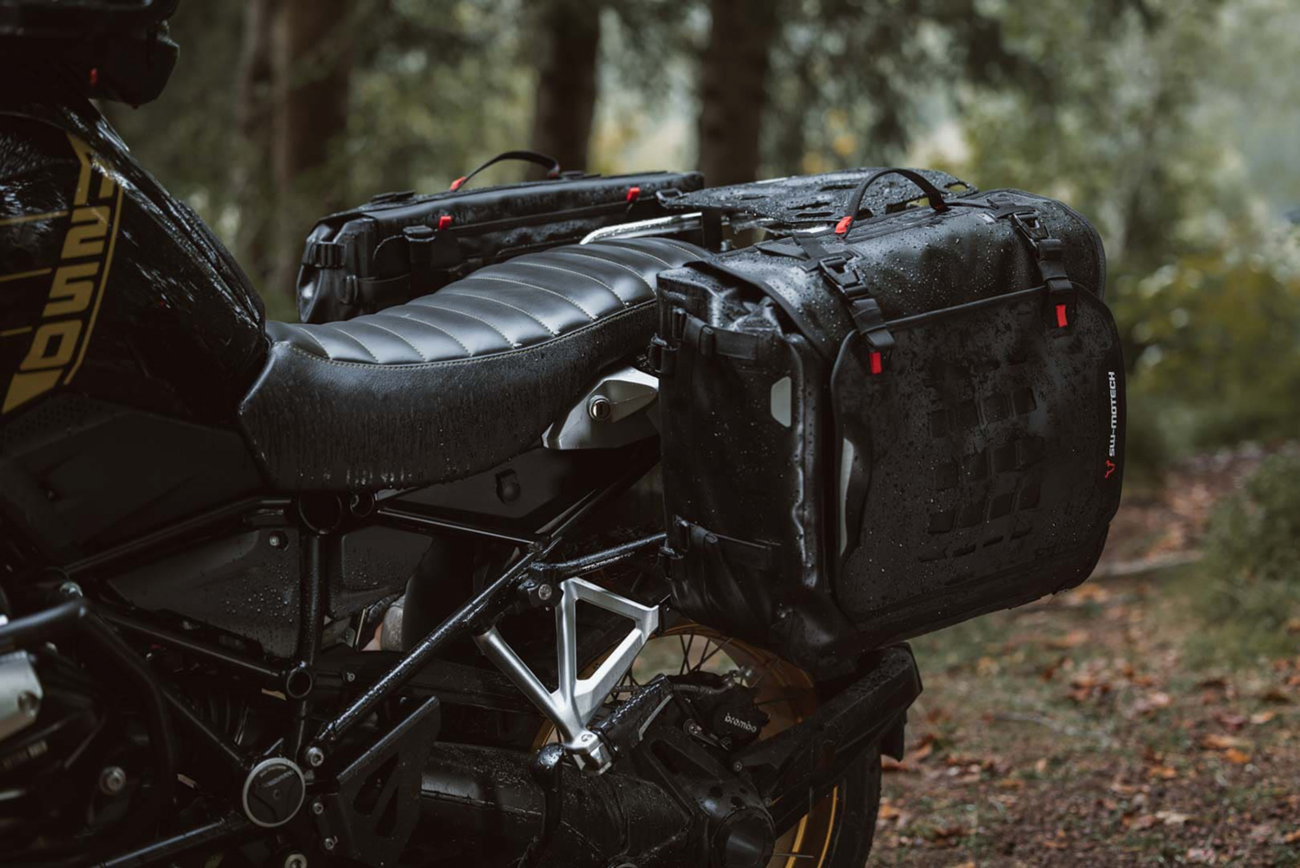 SW-MOTECH SysBag Side Bag System - Black - Suzuki V-Strom 650 '04-'10 BC.SYS.05.294.21000B