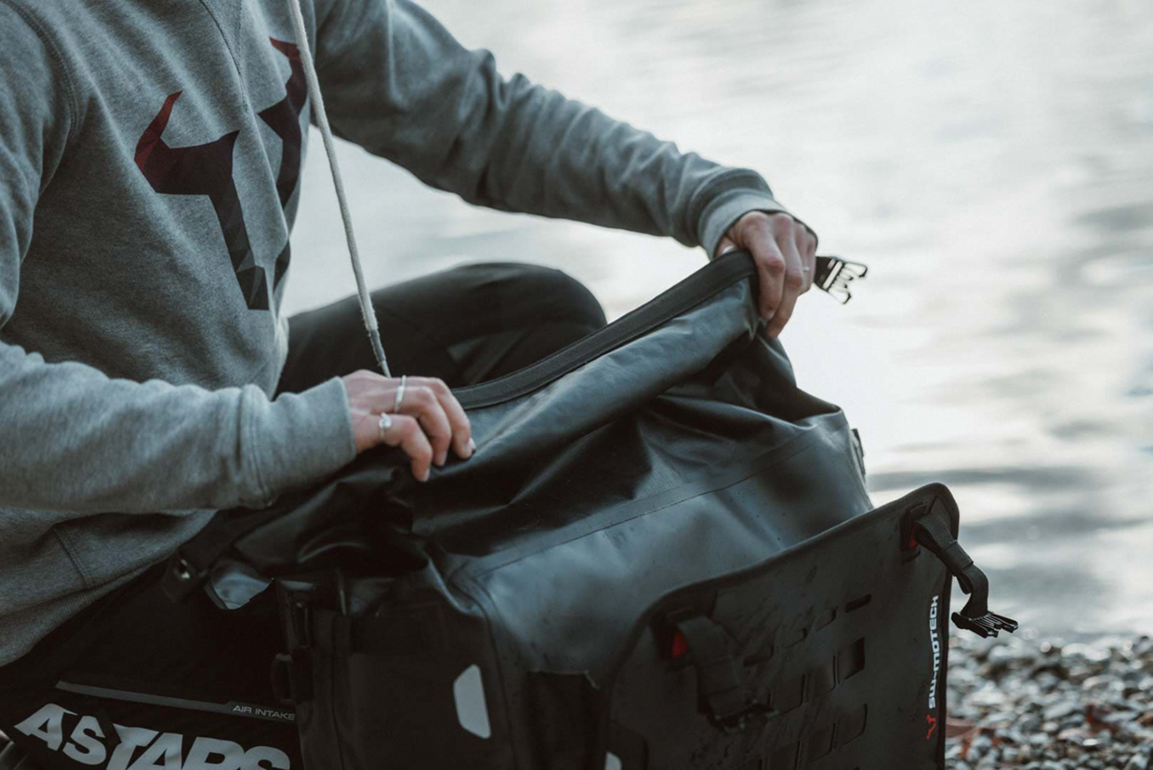 SW-MOTECH SysBag Side Bag System - Black - Suzuki V-Strom 650 '04-'10 BC.SYS.05.294.21000B