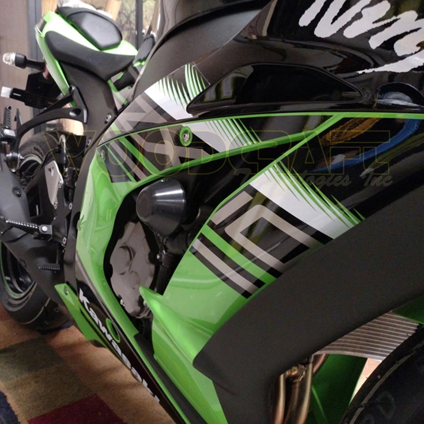 WOODCRAFT Frame Slider Kit for Kawasaki ZX-10R (2016+) (includes Choice of pucks)