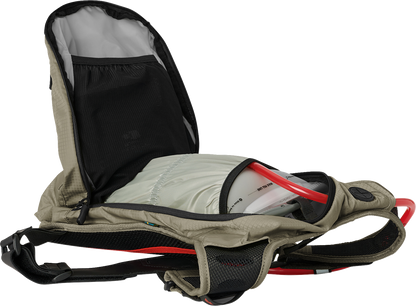 USWE Outlander Hydration Pack - 9L - Sand 5209077021