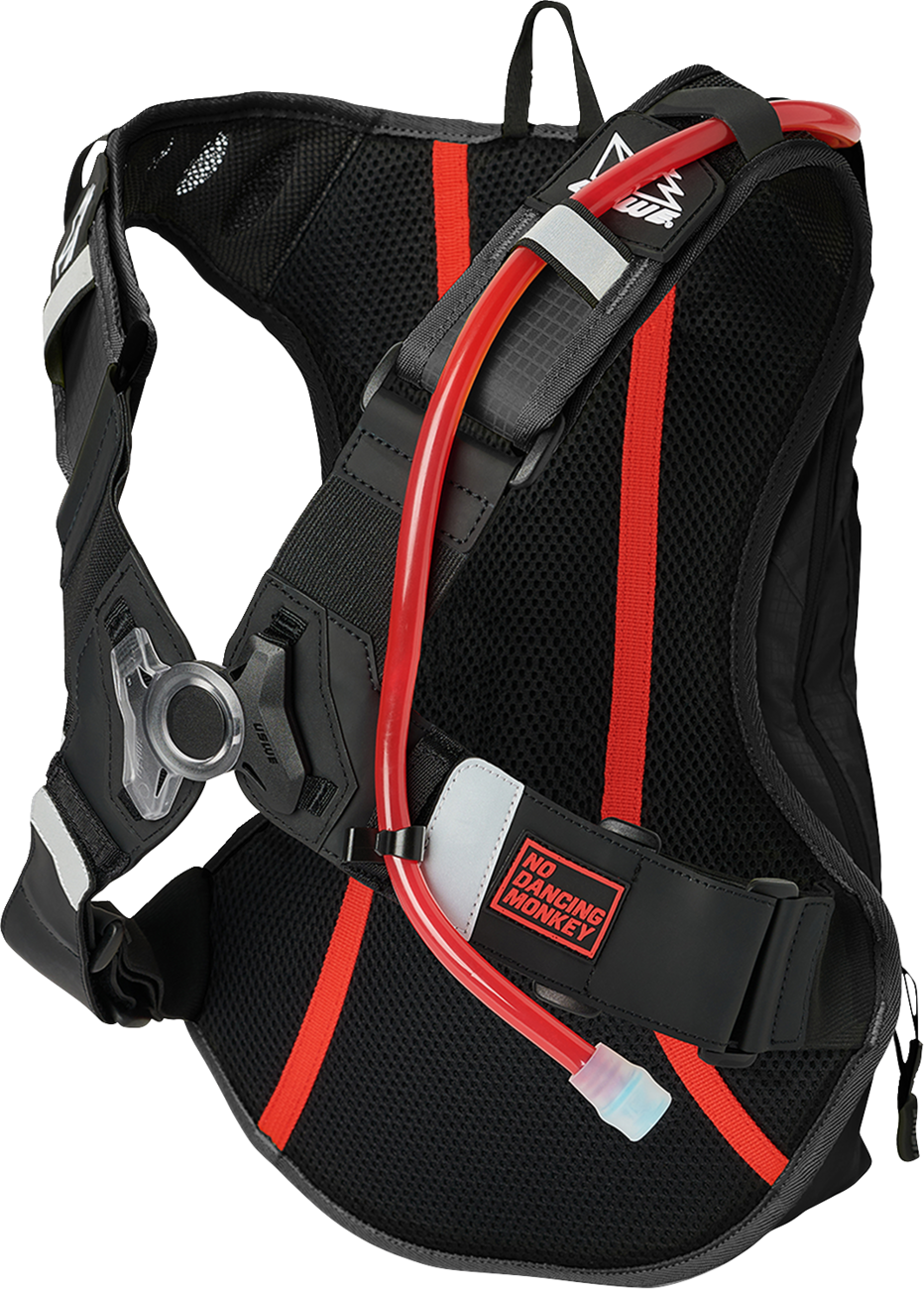 USWE Outlander Hydration Pack - 9L - Black 5209077001