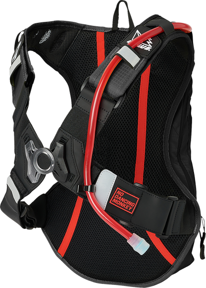USWE Outlander Hydration Pack - 9L - Black 5209077001