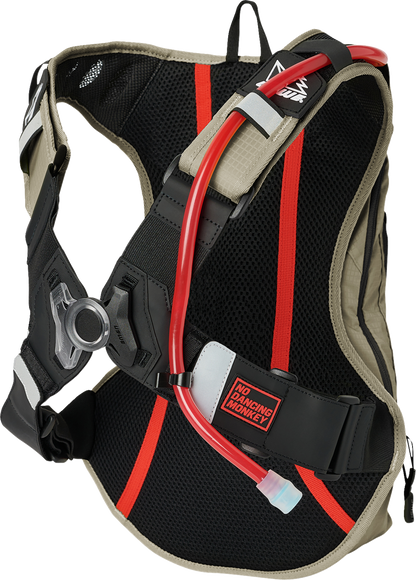 USWE Outlander Hydration Pack - 9L - Sand 5209077021