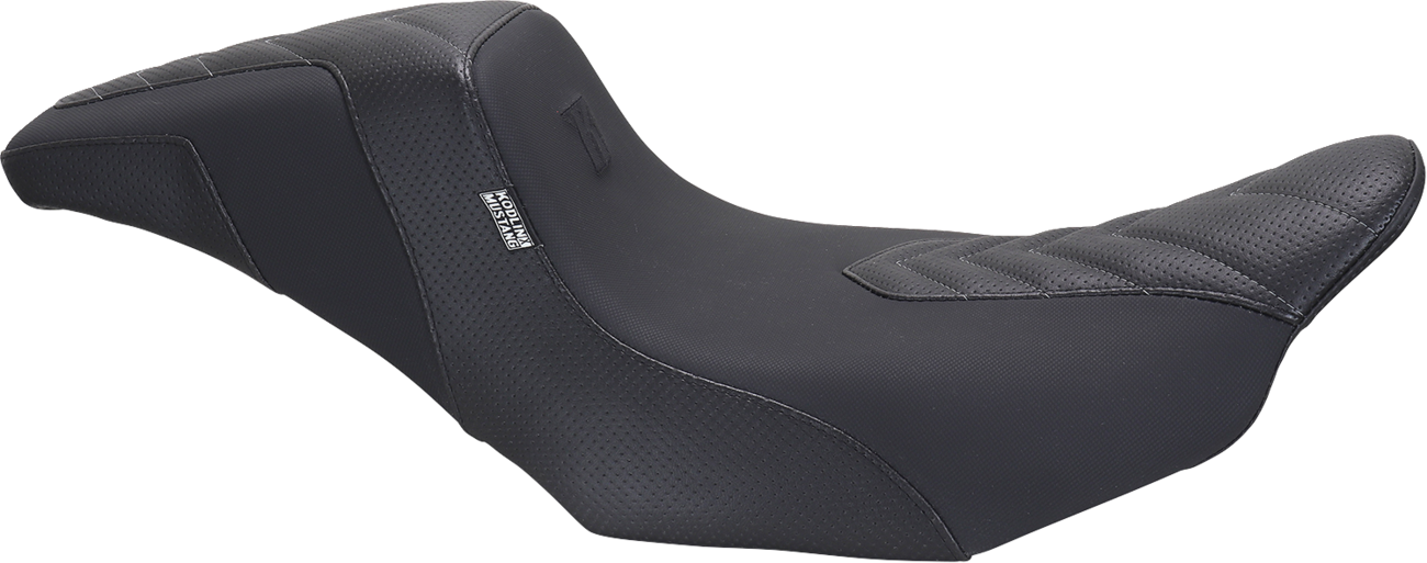 MUSTANG Signature Series Squareback™ Seat - Gripper Vinyl - Chevron - Gunmetal Stitch - FLH/FLT '23-'25 76324GM