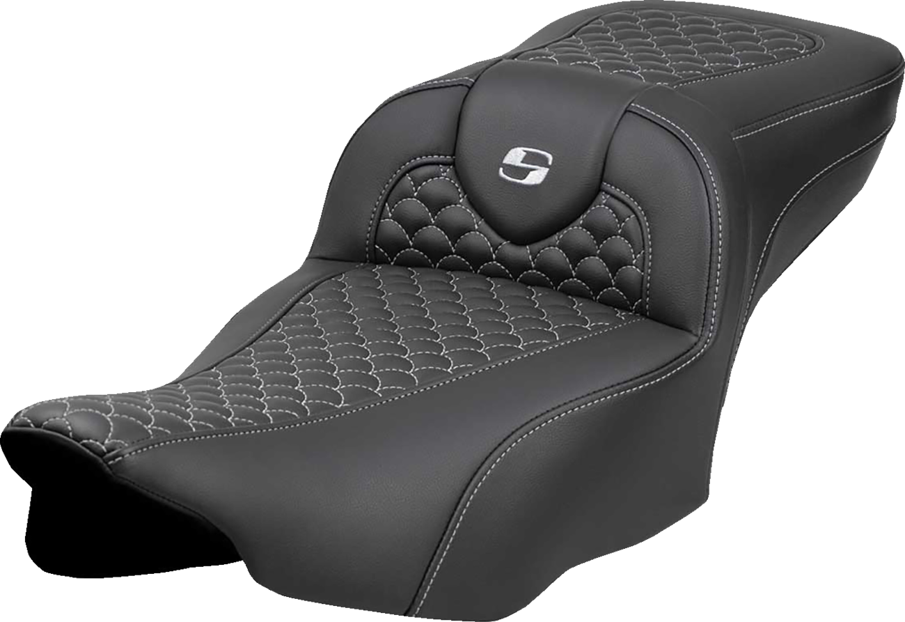 SADDLEMEN Roadsofa™ Extended Reach Seat - Dragon Scale Stitch - Silver Stitch - w/o Backrest - FLT/FLH '23-'24 823-07-20905
