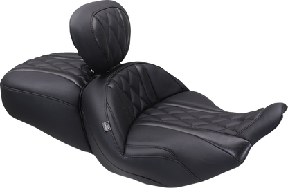 MUSTANG Deluxe One-Piece, 2-Up Seat - Diamond - Black Stitch - FLT/FLH '23-'25 89411