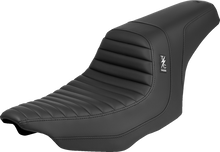 SADDLEMEN Thrashin ' Pro Series Seat - Tuck-n-Roll - FLT/FLH '23-'25 TS82307T