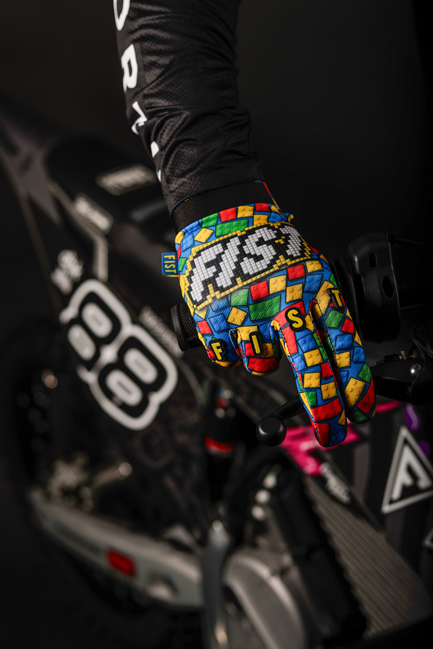 FIST HANDWEAR Strapped Build Gloves - XS F-GS-01516-XS